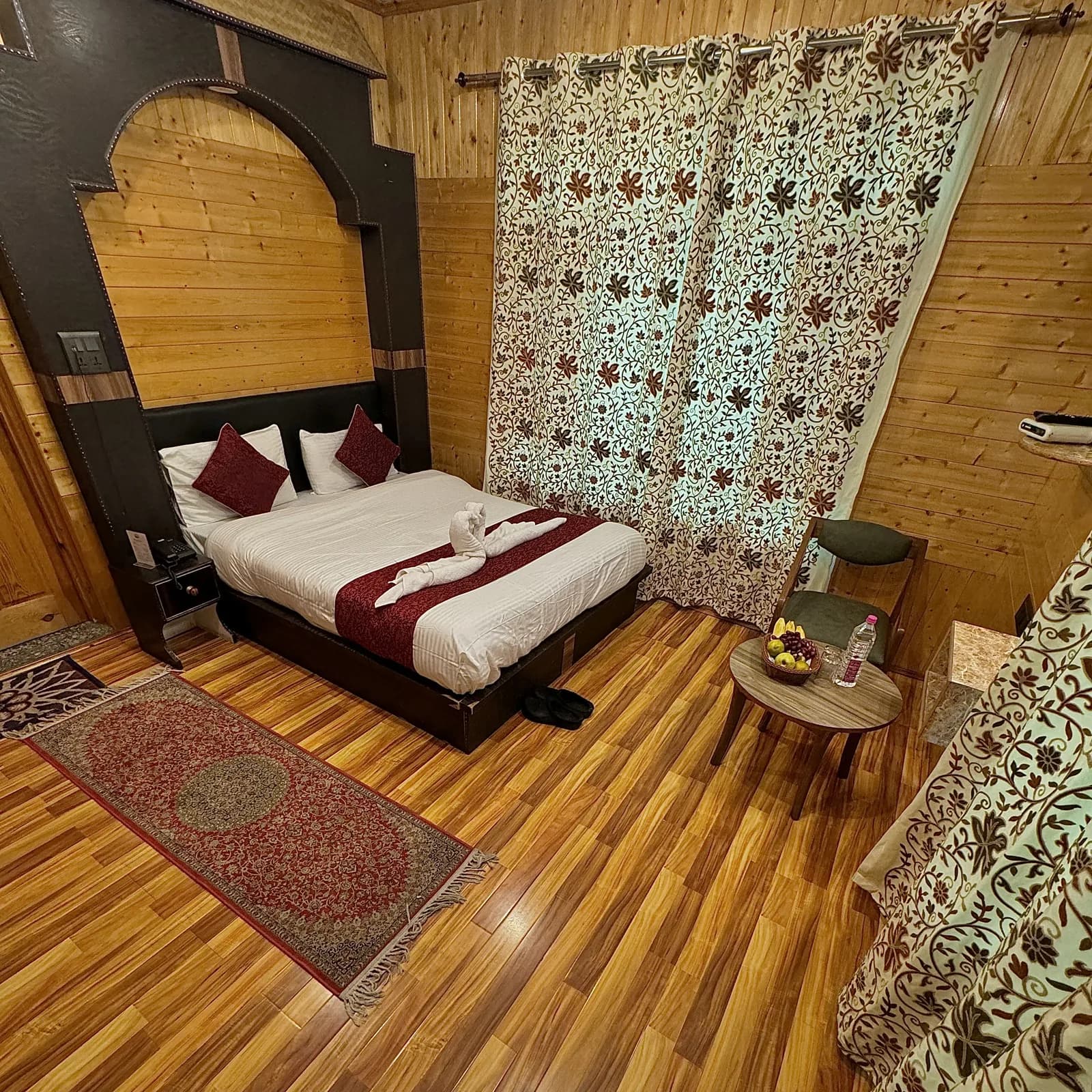 AC Deluxe Room at Hotel Gulmarg House